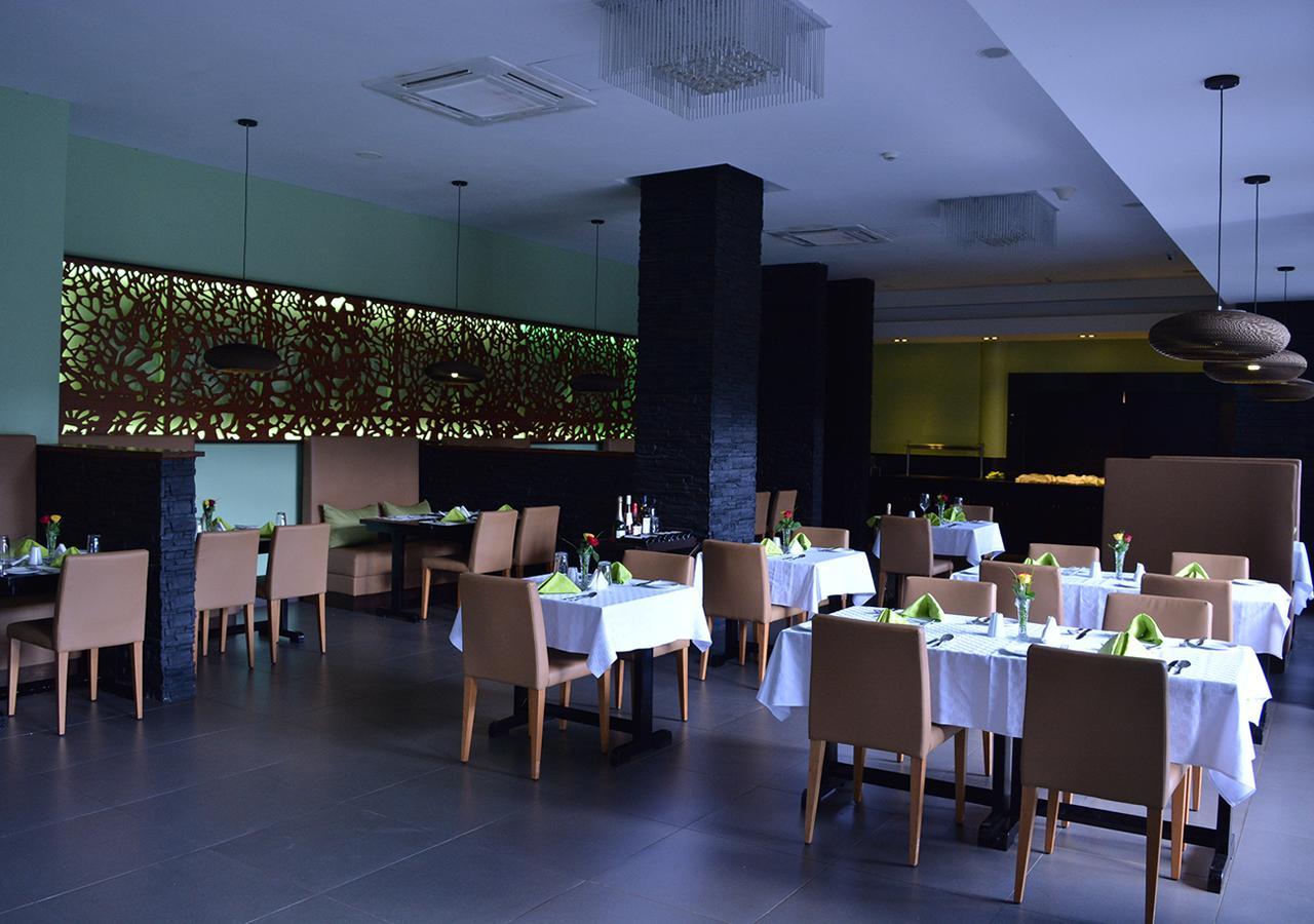 Best Western Premier Garden Hotel Entebbe Buitenkant foto