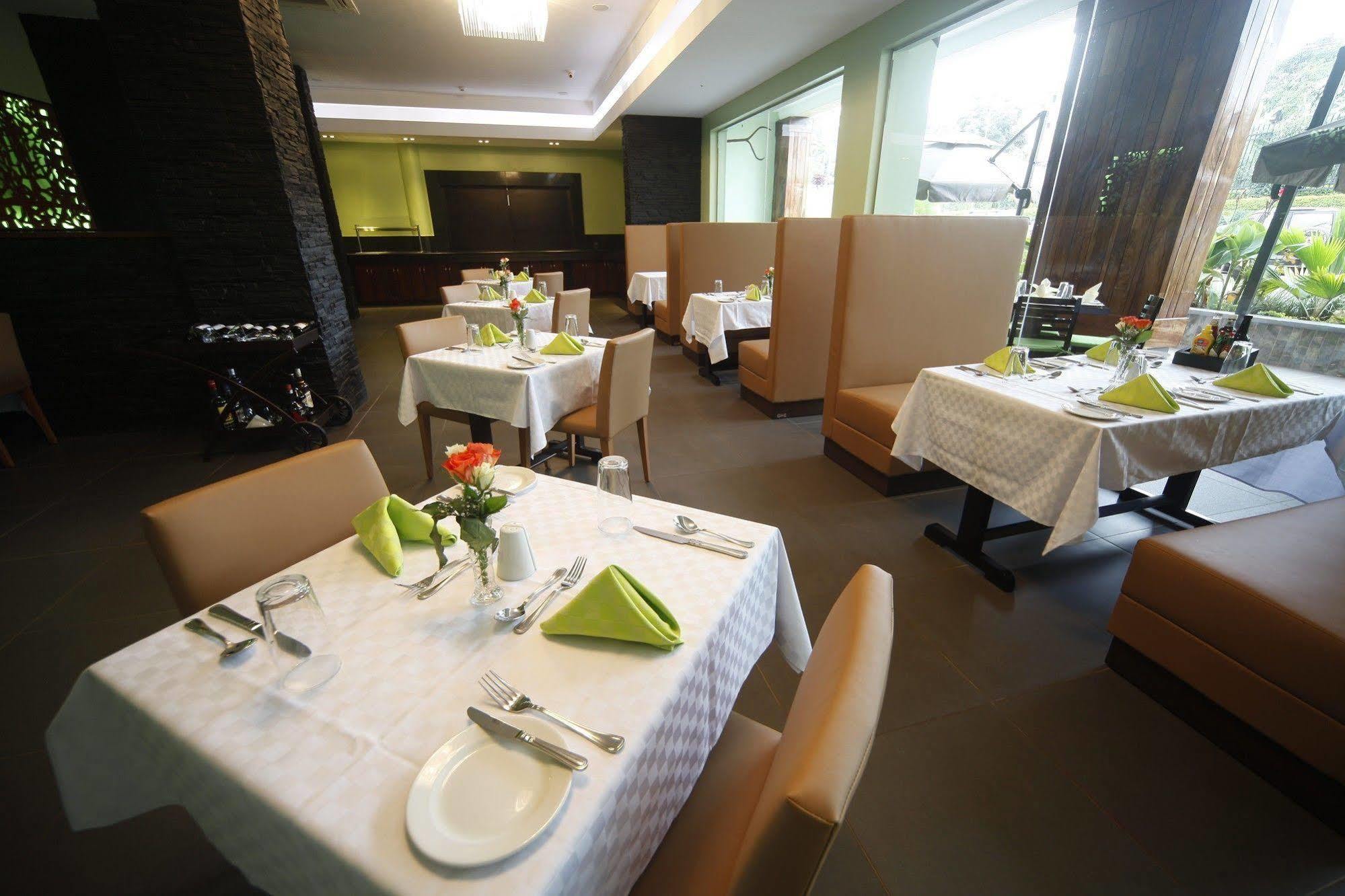 Best Western Premier Garden Hotel Entebbe Buitenkant foto