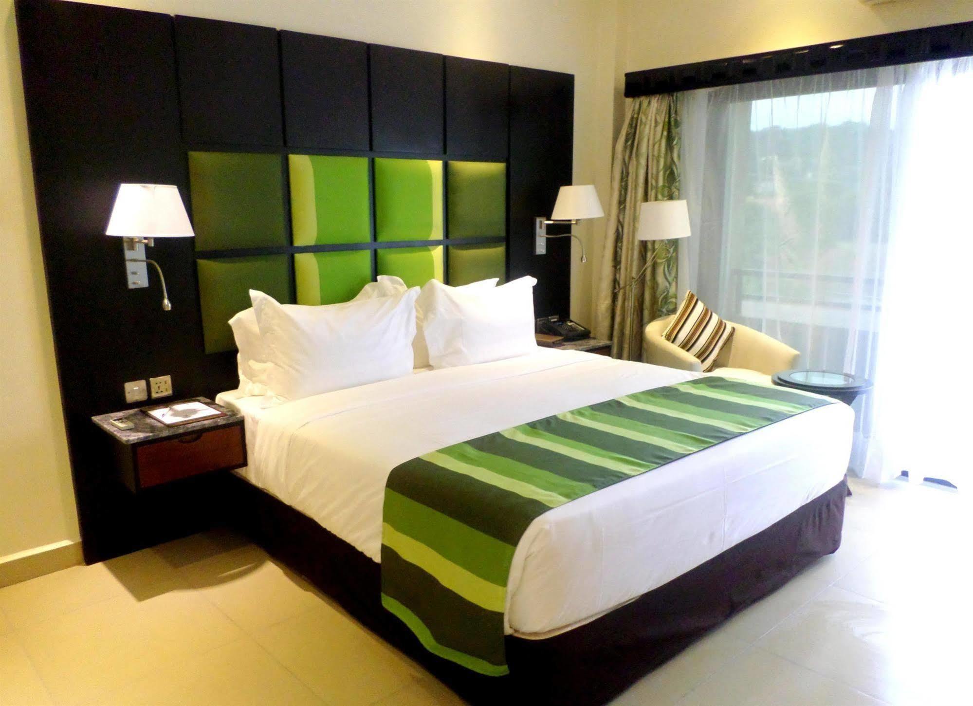 Best Western Premier Garden Hotel Entebbe Buitenkant foto