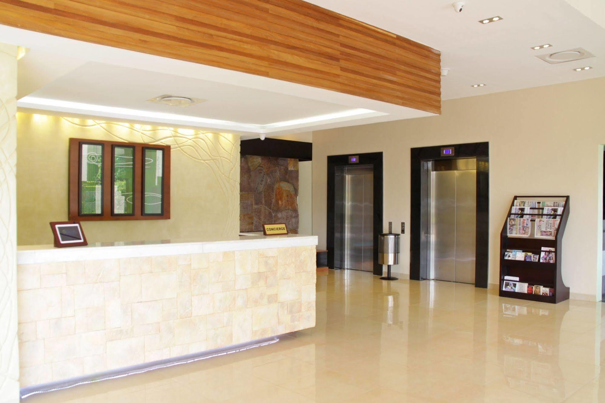 Best Western Premier Garden Hotel Entebbe Buitenkant foto