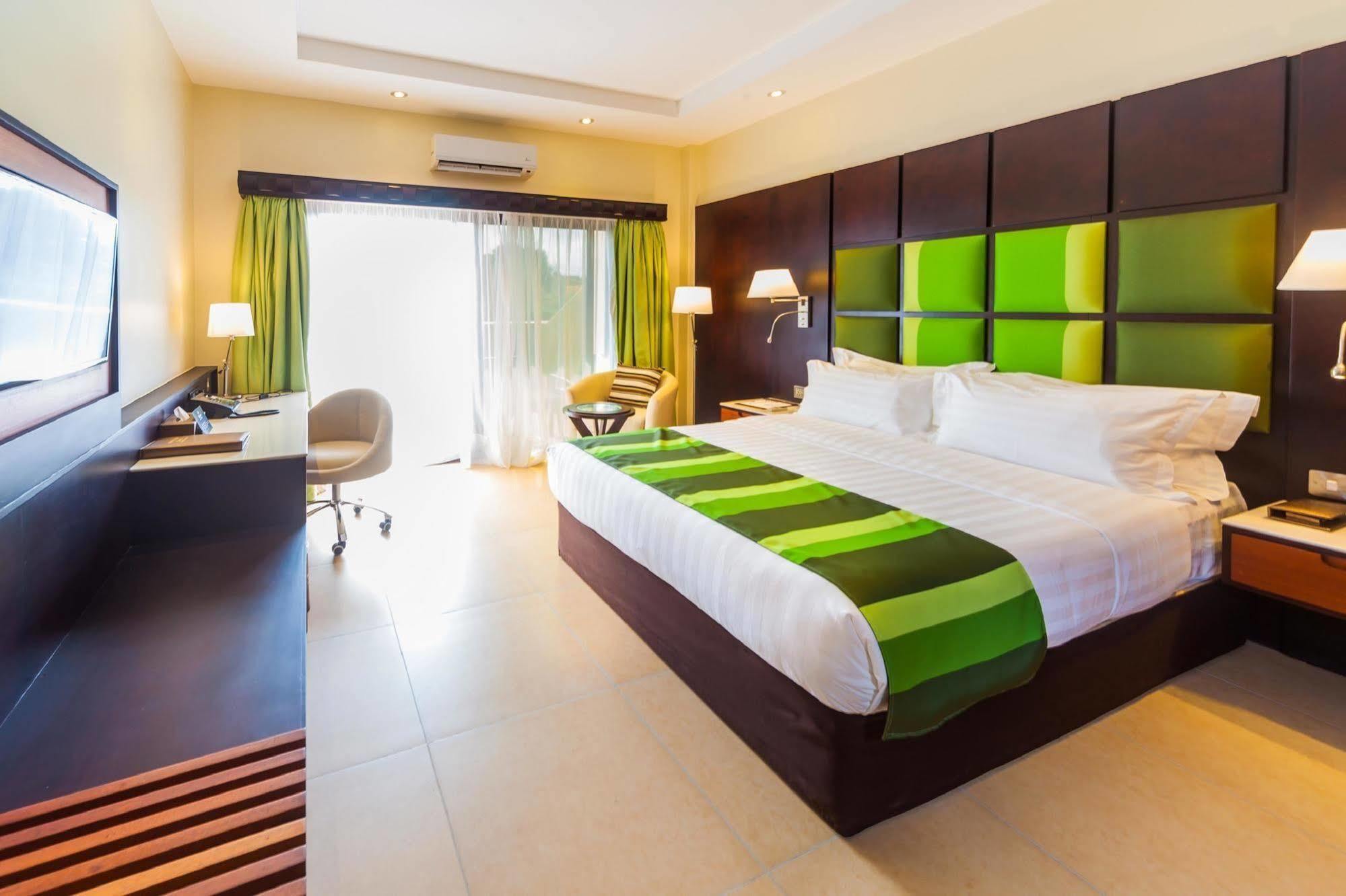 Best Western Premier Garden Hotel Entebbe Buitenkant foto